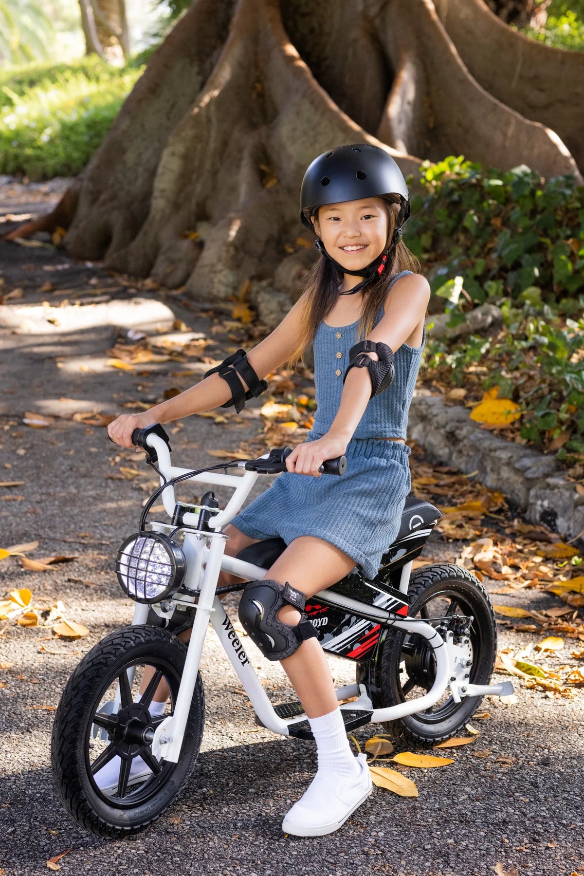 Droyd Weeler Electric Mini Bike - 24V 8ah Battery, 6 - 10 MPH, up to 8 Miles, LED Lights, Kids Ages 6+ - Product image 9