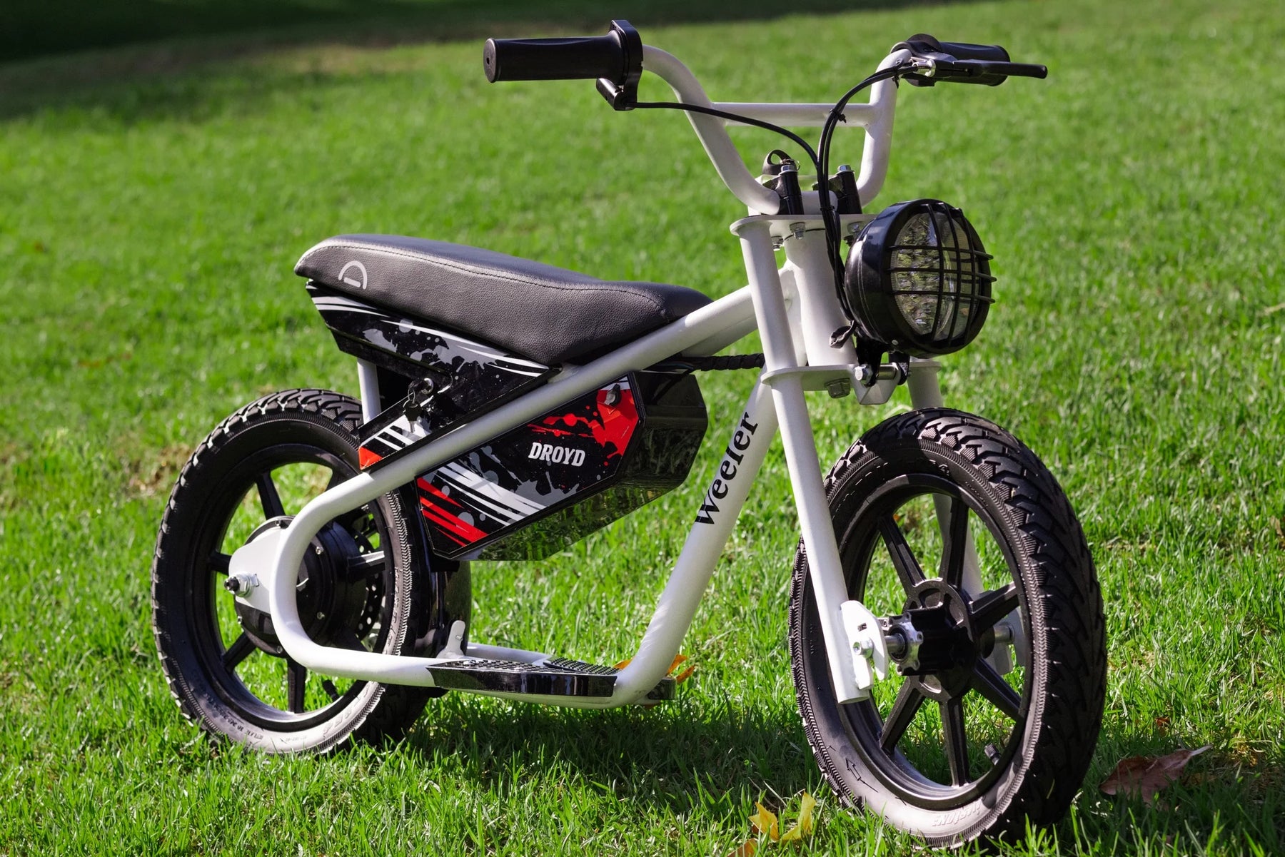 Droyd Weeler Electric Mini Bike - 24V 8ah Battery, 6 - 10 MPH, up to 8 Miles, LED Lights, Kids Ages 6+ - Product image 10